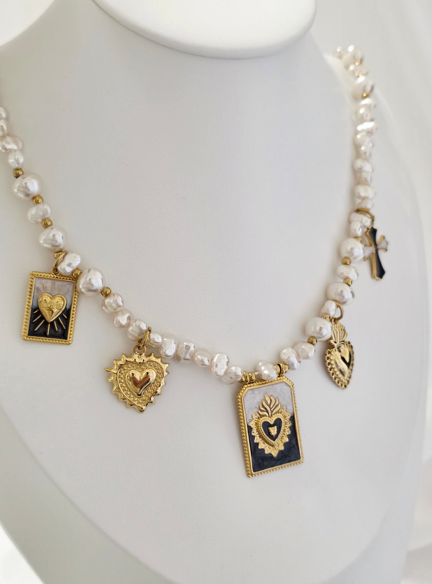 COLLANA SACRO CUORE PERLA